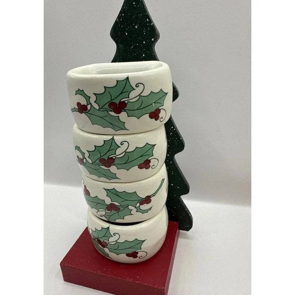Vintage Christmas Napkin Rings Set w Holder Holly Taiwan‎